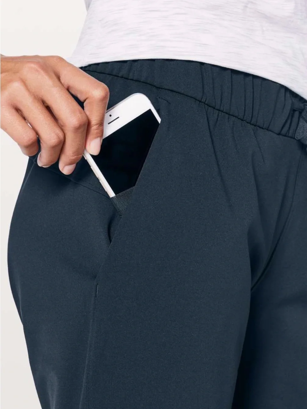 Lululemon On The Fly Pant 7/8 Black Women’s Size 2 Luxtreme Stretch Travel EUC